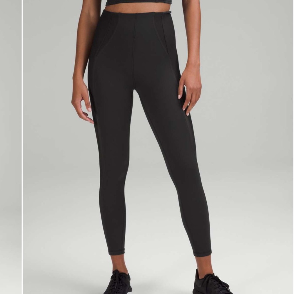 Lululemon Everlux Mesh Tight 4 EUC